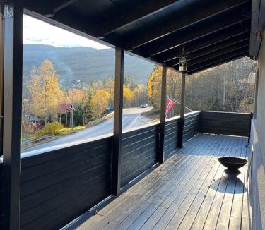 Eikjedalen House | Cozy cabin with a view
