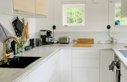 Uddevalla Municipality House | Cozy cabin with fjord view and fireplace