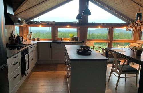 Al House | Cozy cabin with mountain views in Oppheimåsen