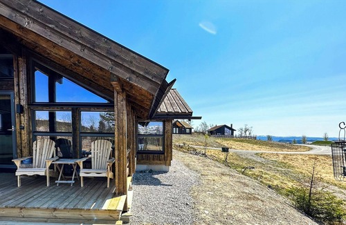 Al House | Cozy cabin with mountain views in Oppheimåsen