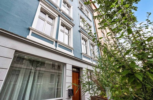 Sentrum Condo | Cozy, Central Studio by the Bus Station