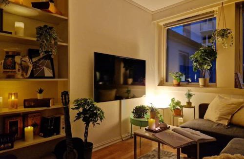 Bergen City Centre House | Cozy condo near Bryggen Full kitchen Elevator