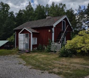 Rimbo House | Cozy cottage by the lake