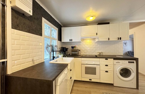 Langhem House | Cozy cottage in historic surroundings in Länghem | SE08052
