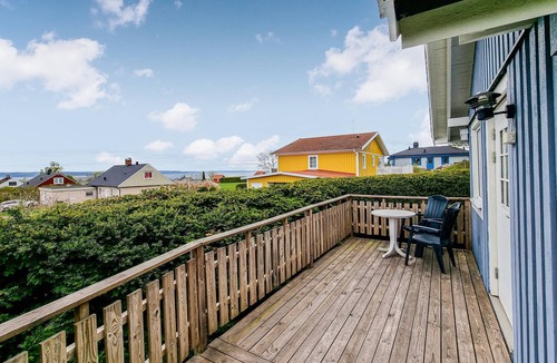 Habo Municipality House | Cozy cottage with a view of Lake Vättern.