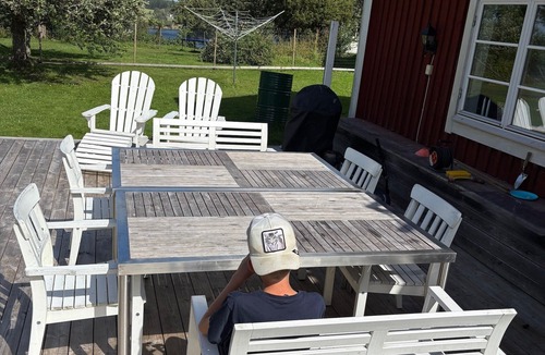 Vetlanda Municipality Cottage | Cozy dog and child friendly cottage near bathing lake