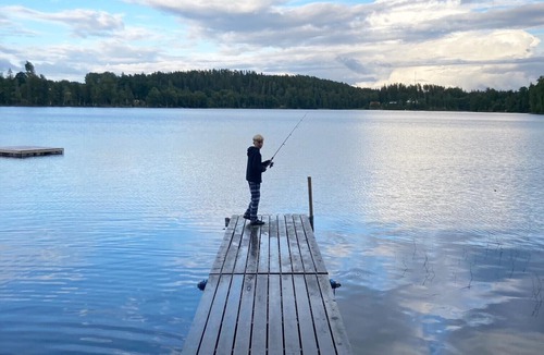 Vetlanda Municipality Cottage | Cozy dog and child friendly cottage near bathing lake