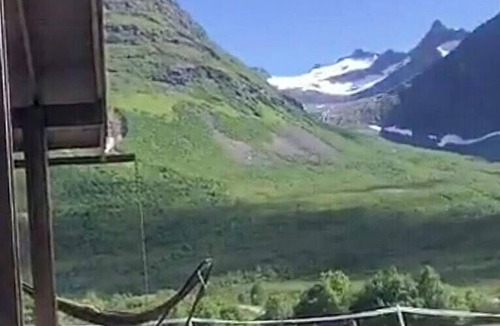 Orsta House | Cozy family cabin in uniquely situated hiking area