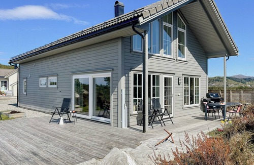 Fitjar House | Cozy family cabin surrounded by idyllic islands