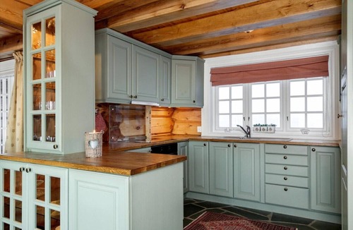 Kamben Cabin | Cozy family cabin with stunning location on Golsfjellet