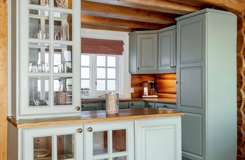 Kamben Cabin | Cozy family cabin with stunning location on Golsfjellet