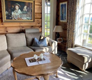 Kamben House | Cozy family cabin with stunning location on Golsfjellet