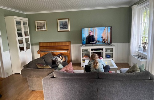 Evje House | Cozy family home in the heart of EVJE. 4 bedrooms and a large yard.