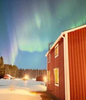 Byske Villa | Cozy Family Villa for aurora lovers