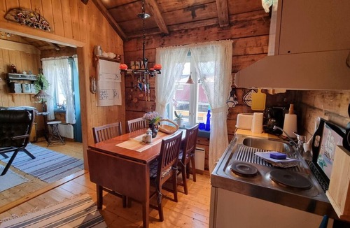 Moskenes Cottage | Cozy fisherman’s cabin in Tind