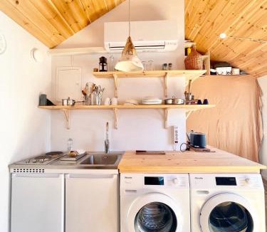 Nyhamn House | Cozy guest house in Lummelunda next to caves & sea