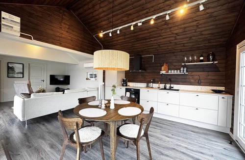 Arvika Ski Chalet | Cozy holiday home with its own jetty and panoramic views of Norra Örsjön