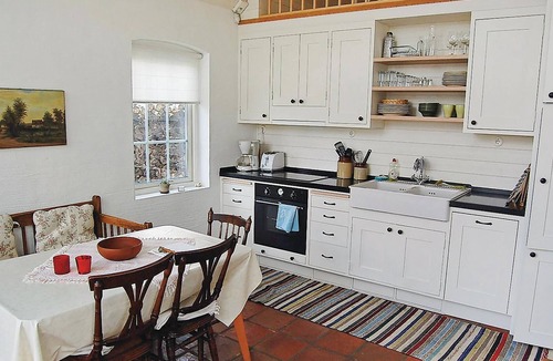 Asljunga House | Cozy home in åsljunga with kitchen
