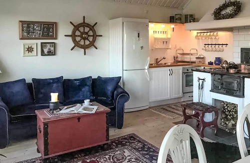 Aston House | Cozy home in åstön with sauna