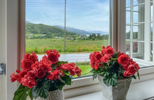 Aheim House | Cozy home in åheim with house a panoramic view