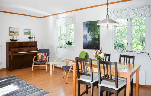 Alem House | Cozy Home In Ålem With Kitchen