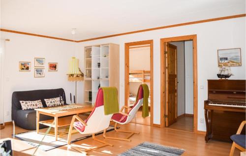 Alem House | Cozy Home In Ålem With Kitchen