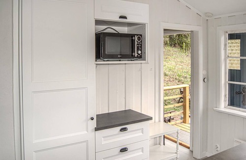 Centrum-Fanas-Nydal-Vasterangen House | Cozy home in Bålsta with lake view