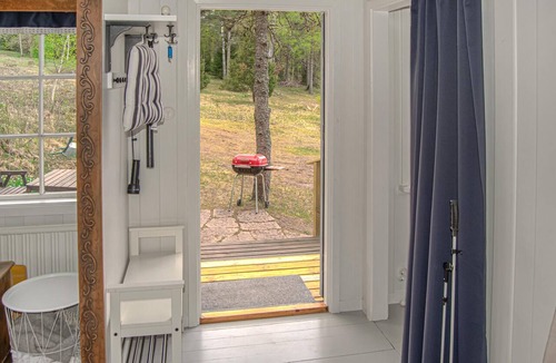 Centrum-Fanas-Nydal-Vasterangen House | Cozy home in Bålsta with lake view