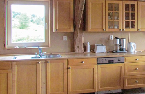Innbjoa House | Cozy home in Bjoa with house a mountain view