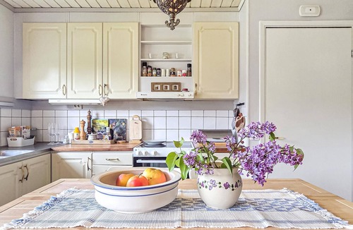 Blomstermala House | Cozy home in Bomstermåla with sauna