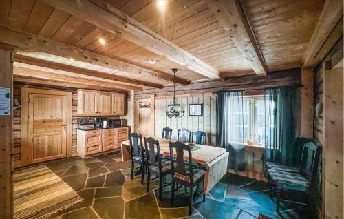 Hundorp House | Cozy Home In Fåvang With Wifi