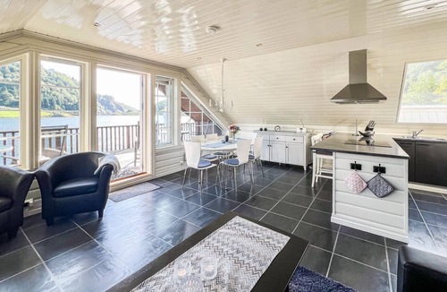 Farsund House | Cozy home in Farsund with house sea view