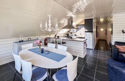 Farsund House | Cozy home in Farsund with house sea view