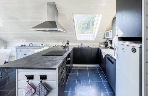 Farsund House | Cozy home in Farsund with house sea view