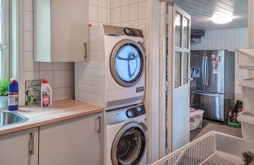 Farsund House | Cozy home in Farsund with WiFi