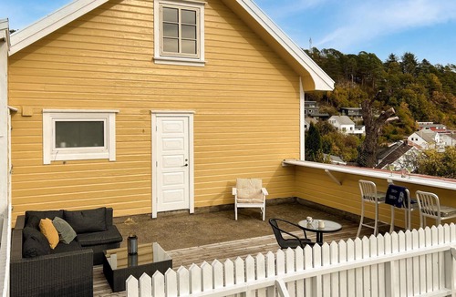 Farsund House | Cozy home in Farsund with house sea view