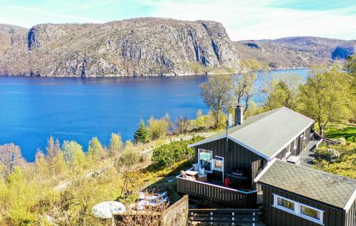 Farsund House | Cozy Home In Farsund With Wifi