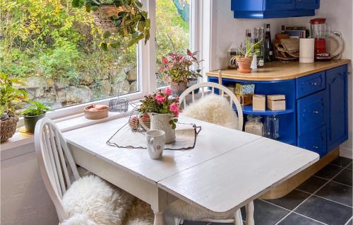 Farsund House | Cozy Home In Farsund With House Sea View