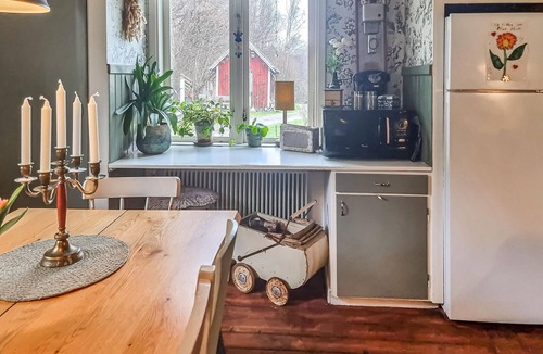 Floda House | Cozy home in Floda with WiFi