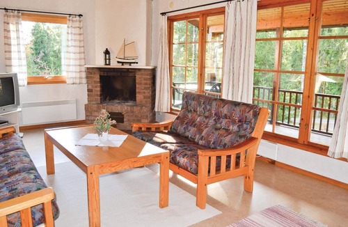 Vathult House | Cozy home in Gislaved with lake view