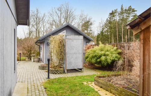 Kolboda House | Cozy Home In Hagby With Kitchen