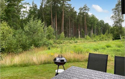 Kolboda House | Cozy Home In Hagby With Kitchen