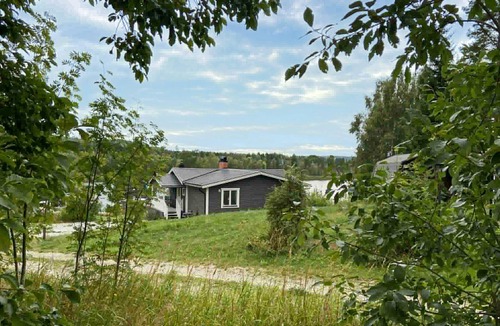 Harmanger House | Cozy home in Harmånger with lake view