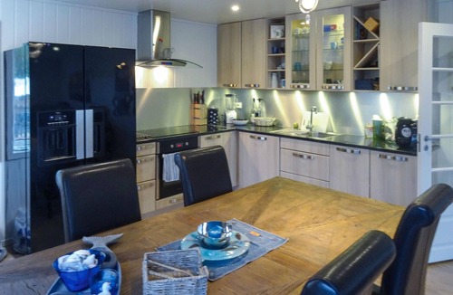 Egersund House | Cozy home in Hellvik with WiFi