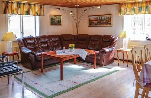 Hovmantorp House | Cozy home in Hovmantorp with lake view