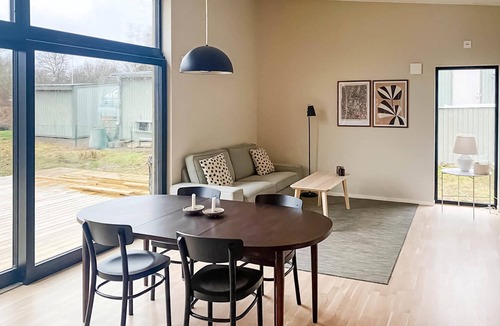 Jamjo House | Cozy home in Jämjö with jacuzzi