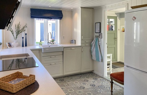 Suldal House | Cozy home in Jelsa with house sea view