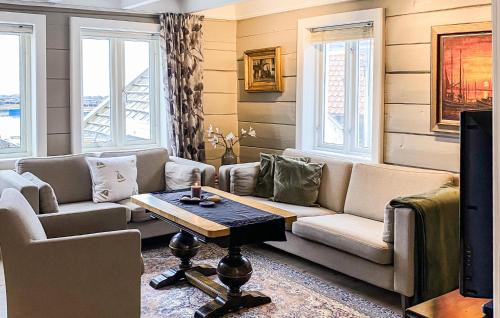 Suldal House | Cozy Home In Jelsa With House Sea View