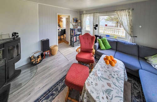 Barstrand House | Cozy home in Kleppstad with house sea view