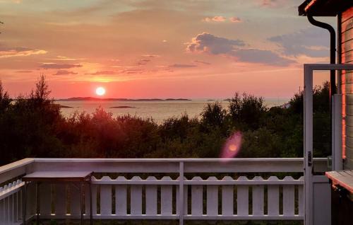 Barstrand House | Cozy Home In Kleppstad With House Sea View
